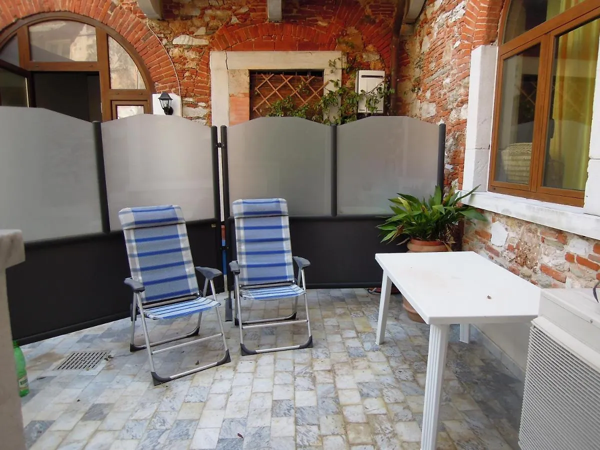 Corte Navari - Loft Principe Filippo Pietrasanta Apartment